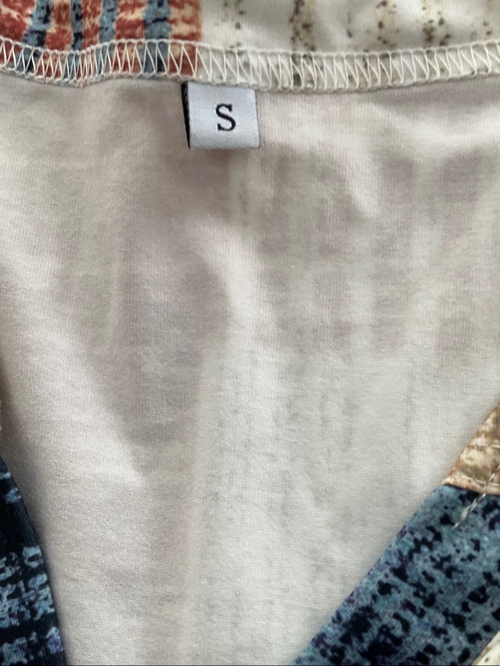 Patchwork Textured V-Neck Tunic - Multi Color - Picture 3 of 4